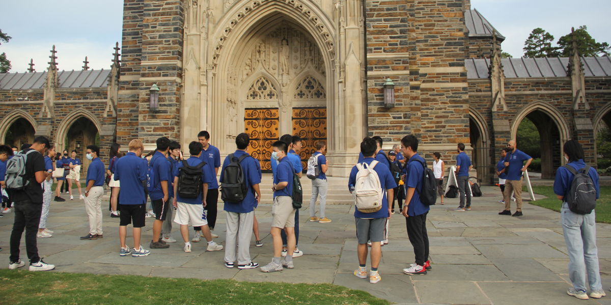 FinTech students gather in front of Duke Chapel